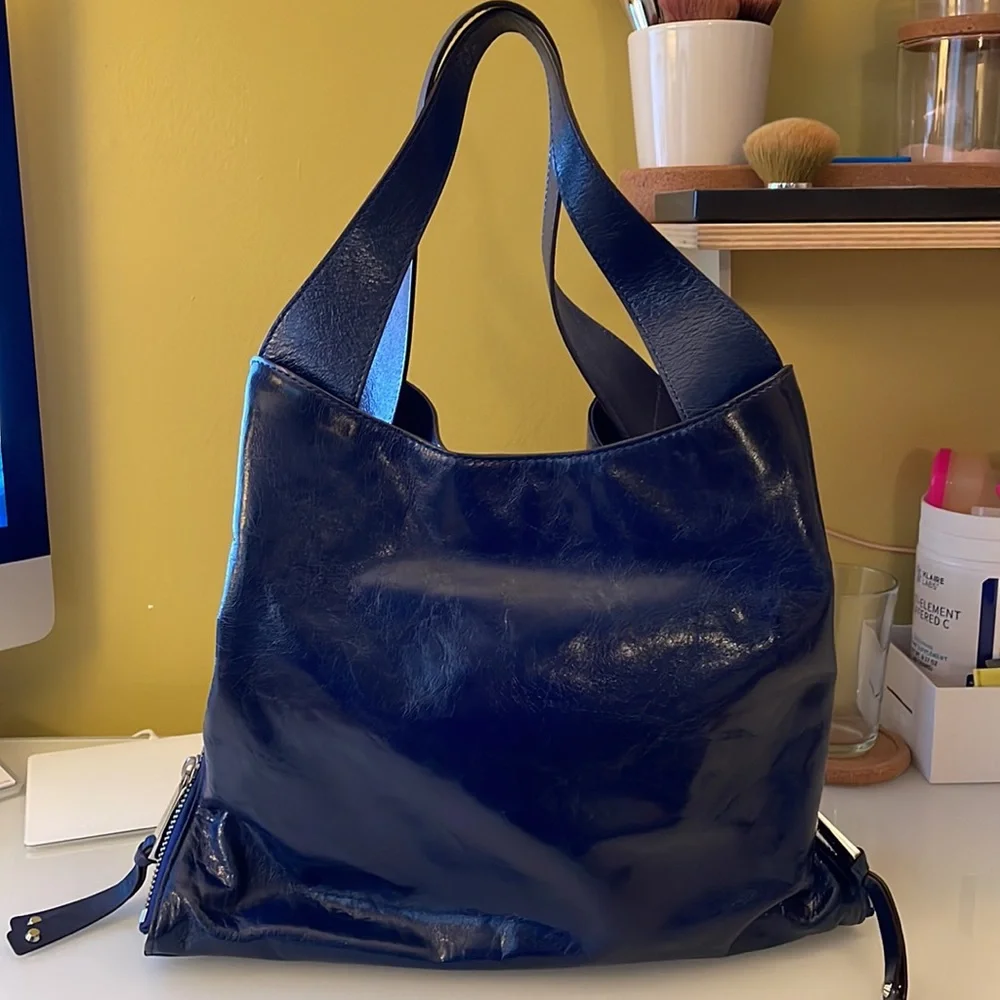 Michael Kors Devon bag in Blue - Picture 2 of 5